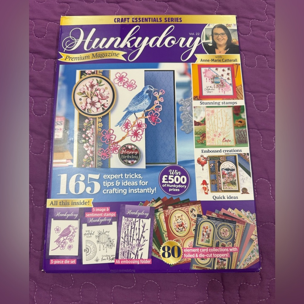 Papercraft Essentials cardmaking kit Magazine - Picture 3 of 8